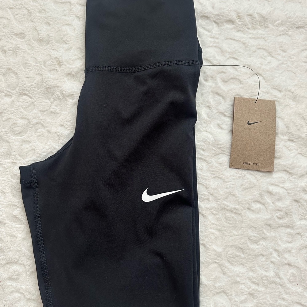 NWT Women’s Nike Black Leggings